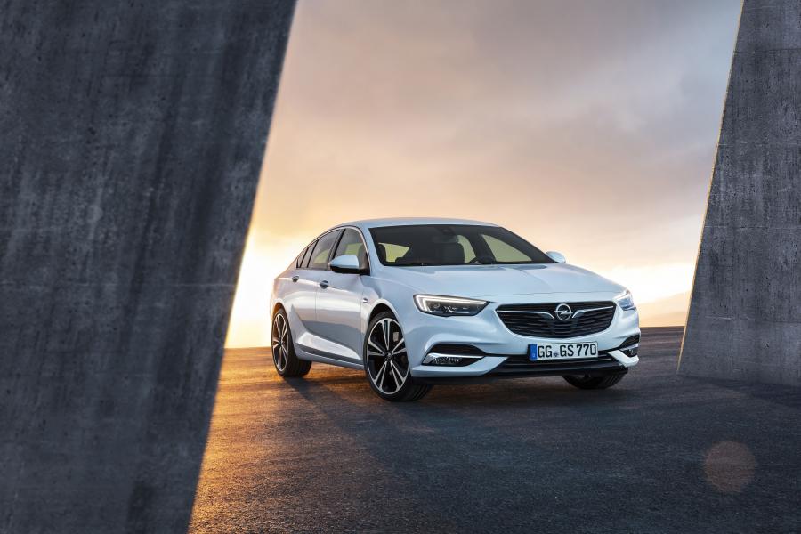  Opel Insignia Grand Sport 2017 года  (фото 16 из 16)